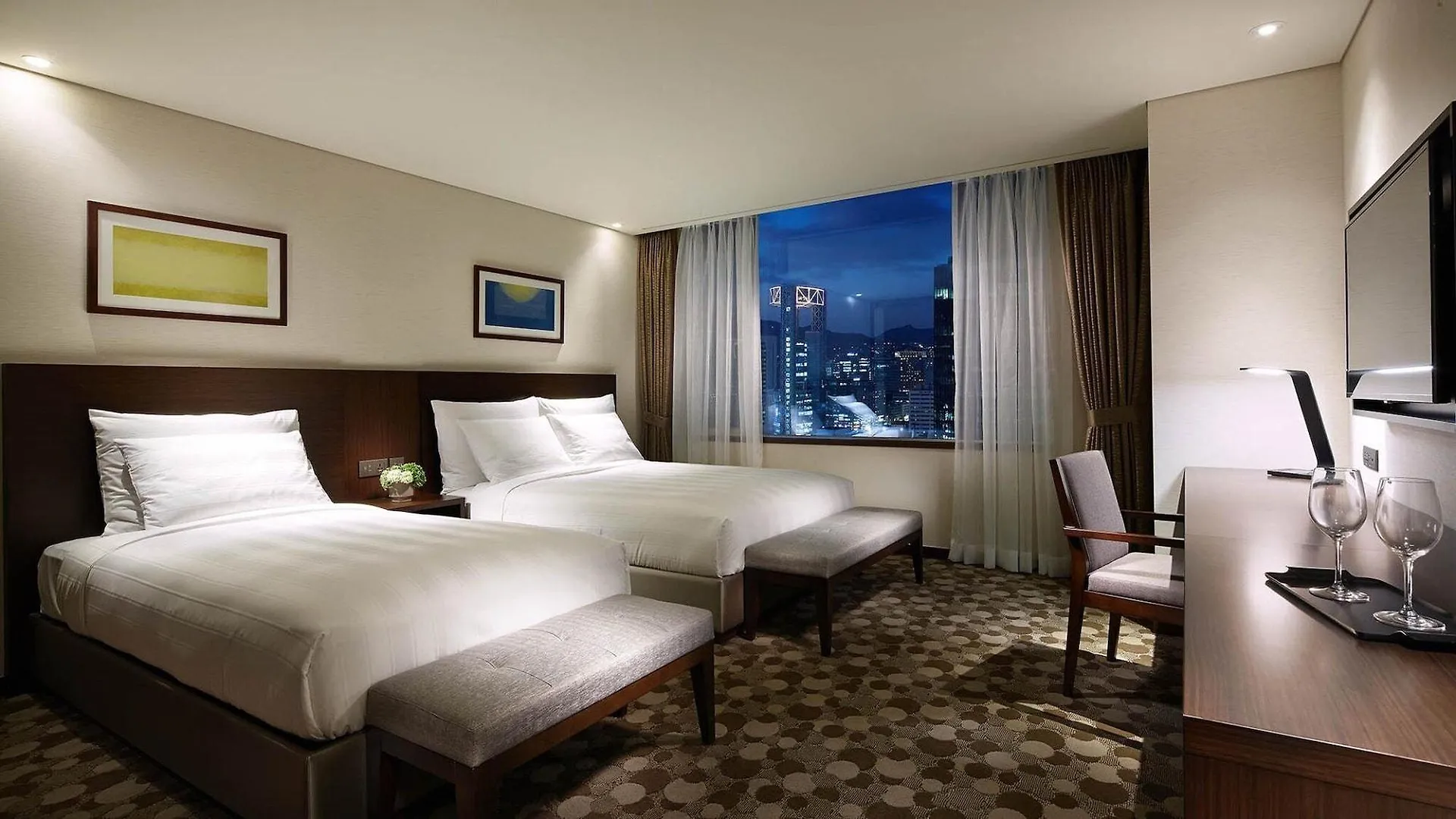 Lotte City Hotel Myeongdong Seoel