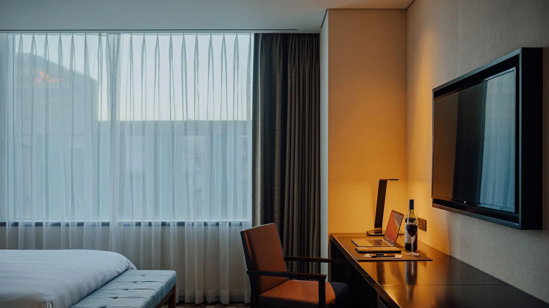 Lotte City Hotel Myeongdong Seoel 4*,