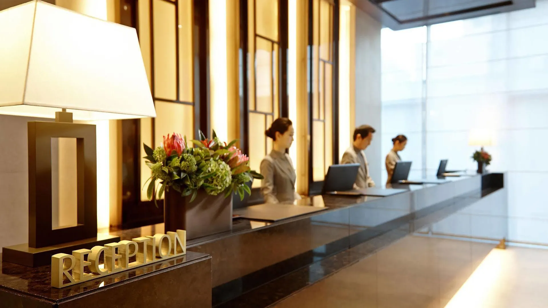 Lotte City Hotel Myeongdong Seoel 4*,